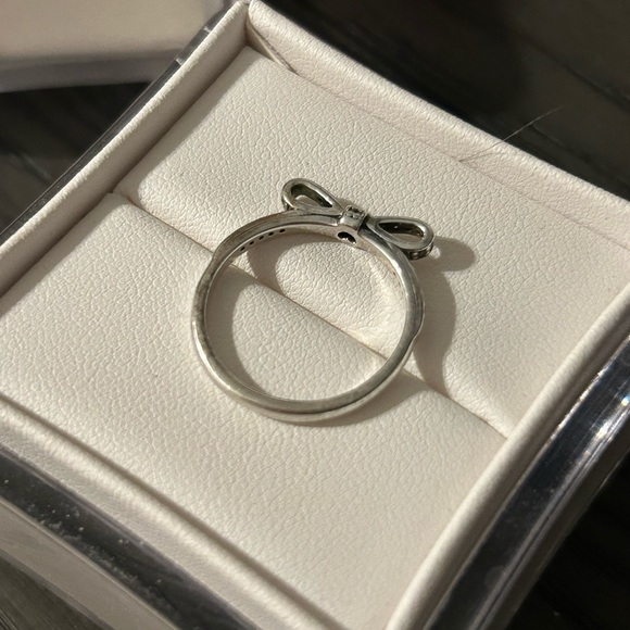 Pandora sterling silver bow ring - Picture 5 of 5
